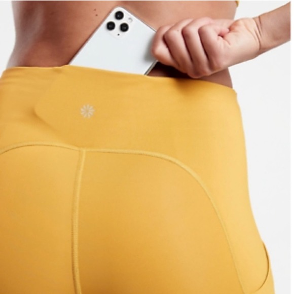 NWT Athleta Ultimate Stash 7/8 Length side Pockets Golden Mustard Yellow
Size 2X - Picture 4 of 6